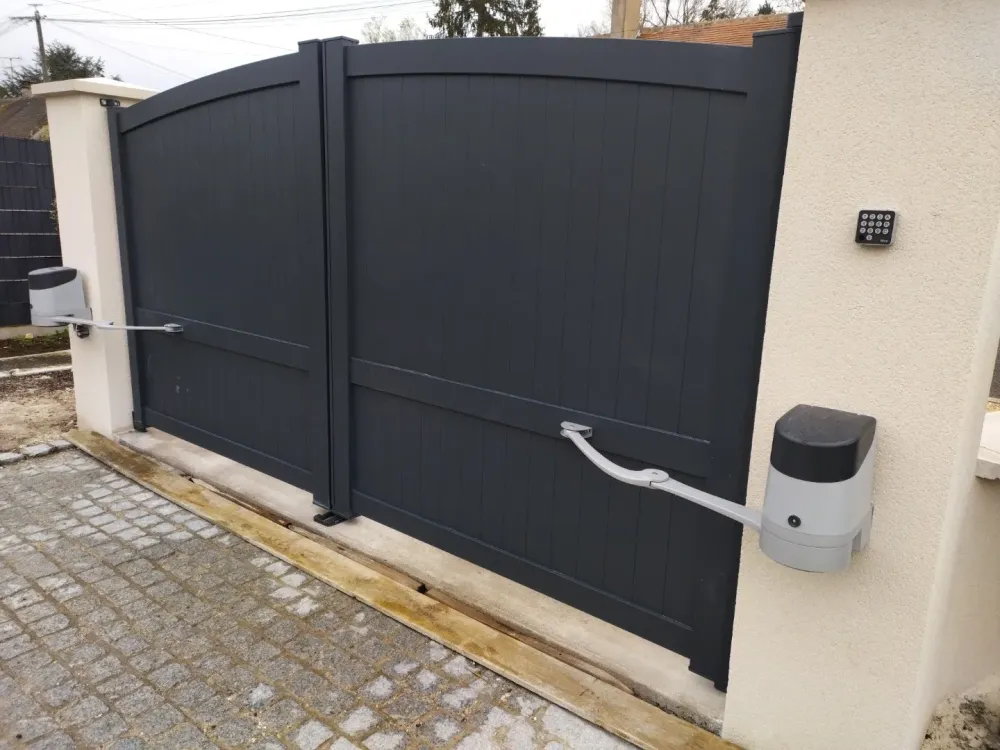 Installation et motorisation de portail SARL Poussin et Fils (13)