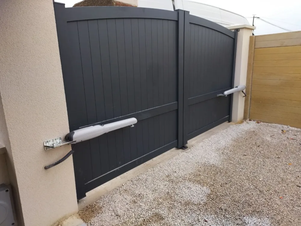 Installation et motorisation de portail SARL Poussin et Fils (14)