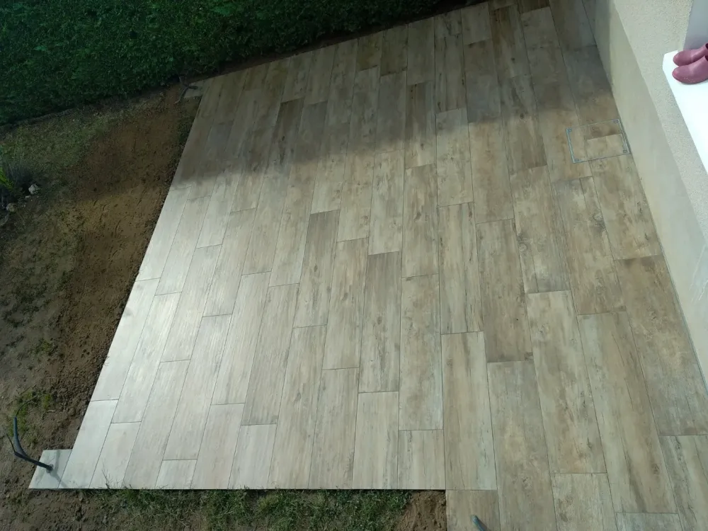 Pose de carrelage pour terrasse ou piscine Poussin et FIls (8)